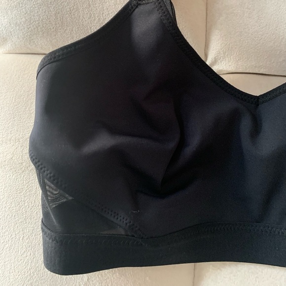 B.Tempt’dSport bra top black size small in stores now - Picture 2 of 5